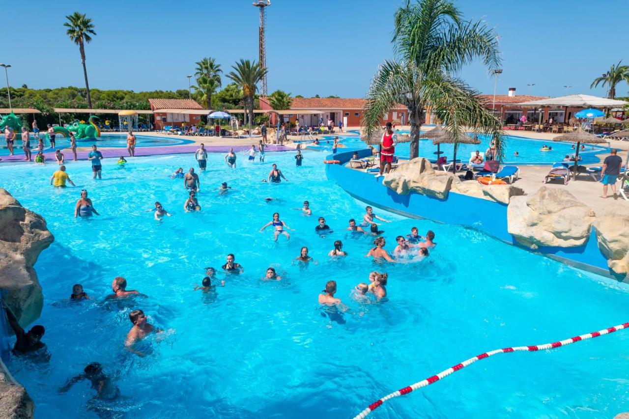 Aparthotel Flora Park & Aquarock 3*
